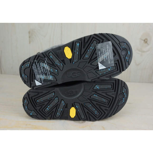 Waterproog UGGS - Picture 4 of 10